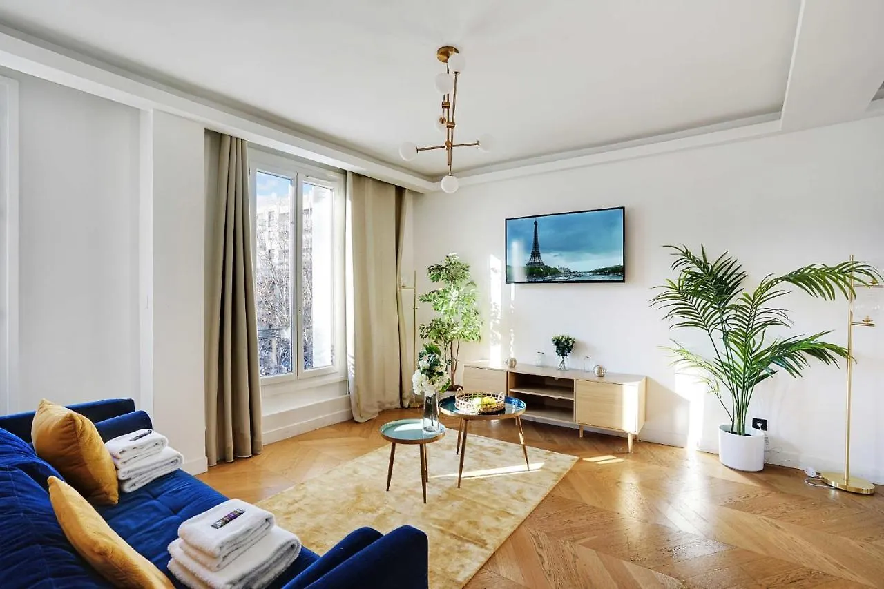 Chic And Cozy Apartment In The Heart Of Paryż 0*,  Francja